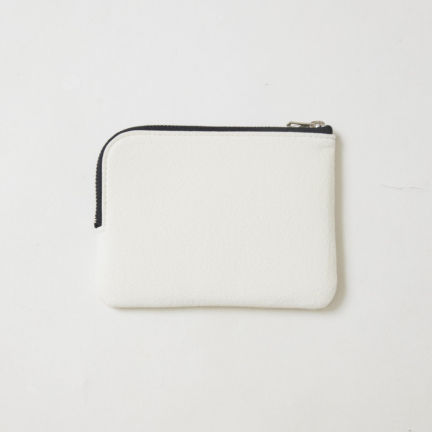 L-shaped zip pouch スモール off white