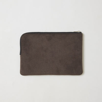 L-shaped zip pouch ミディアム bottle brown