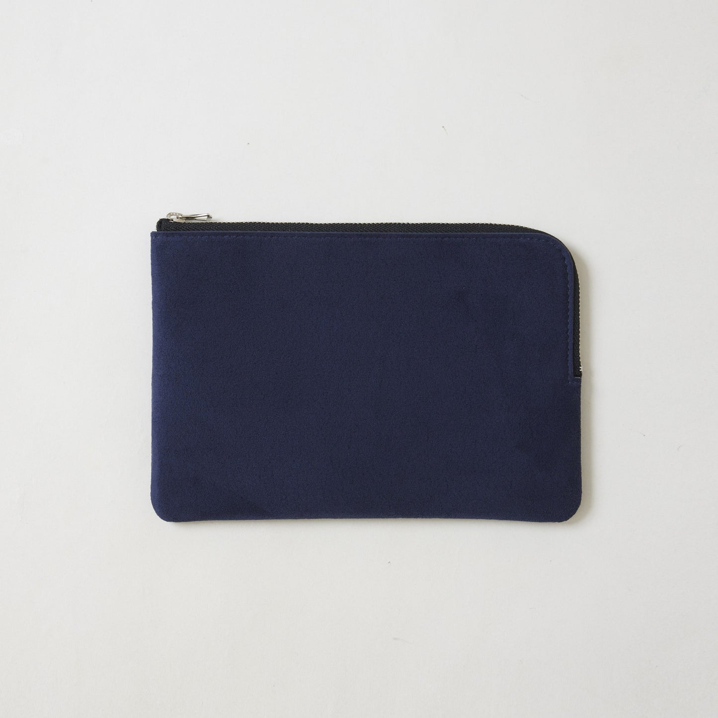 L-shaped zip pouch ミディアム navy