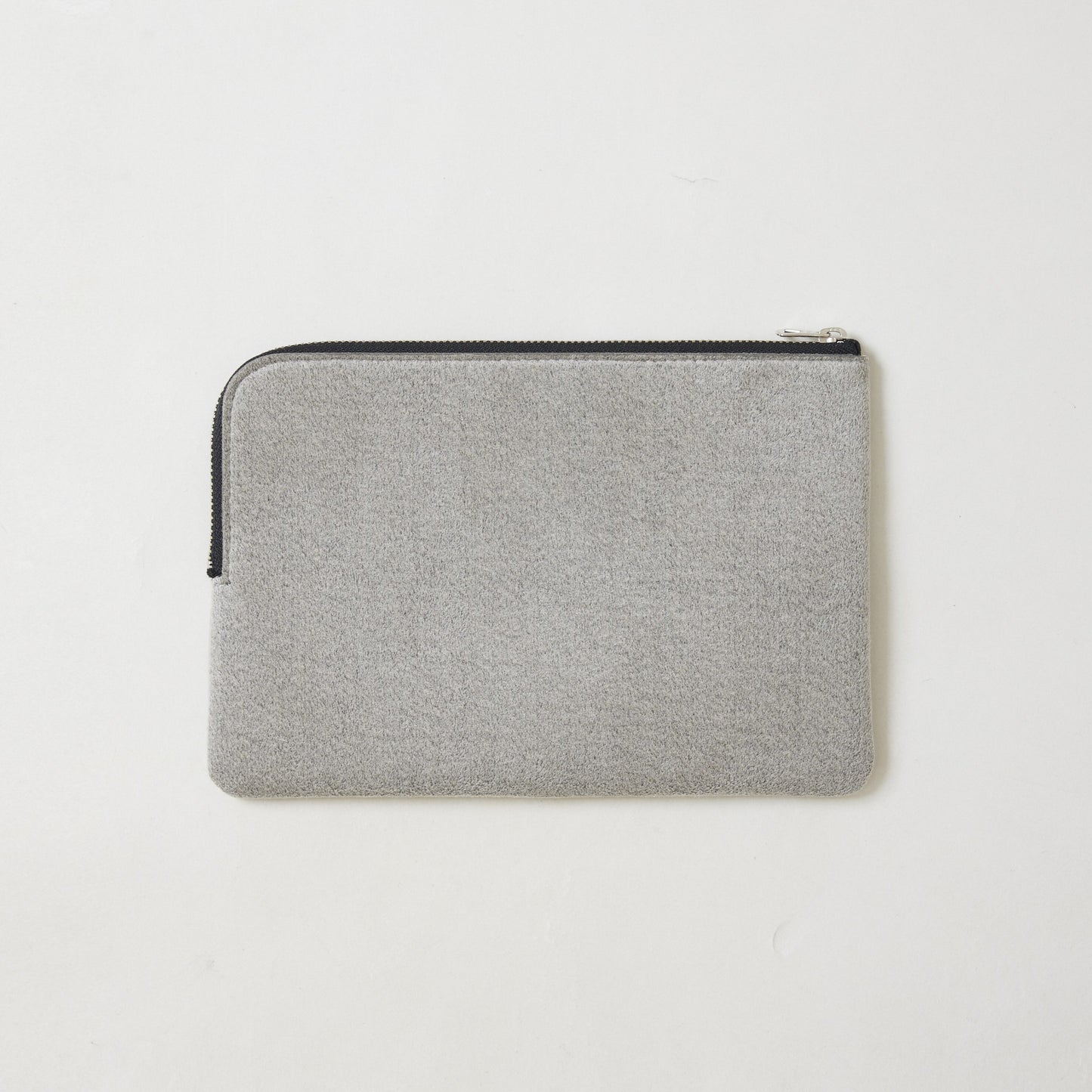L-shaped zip pouch ミディアム mixgray