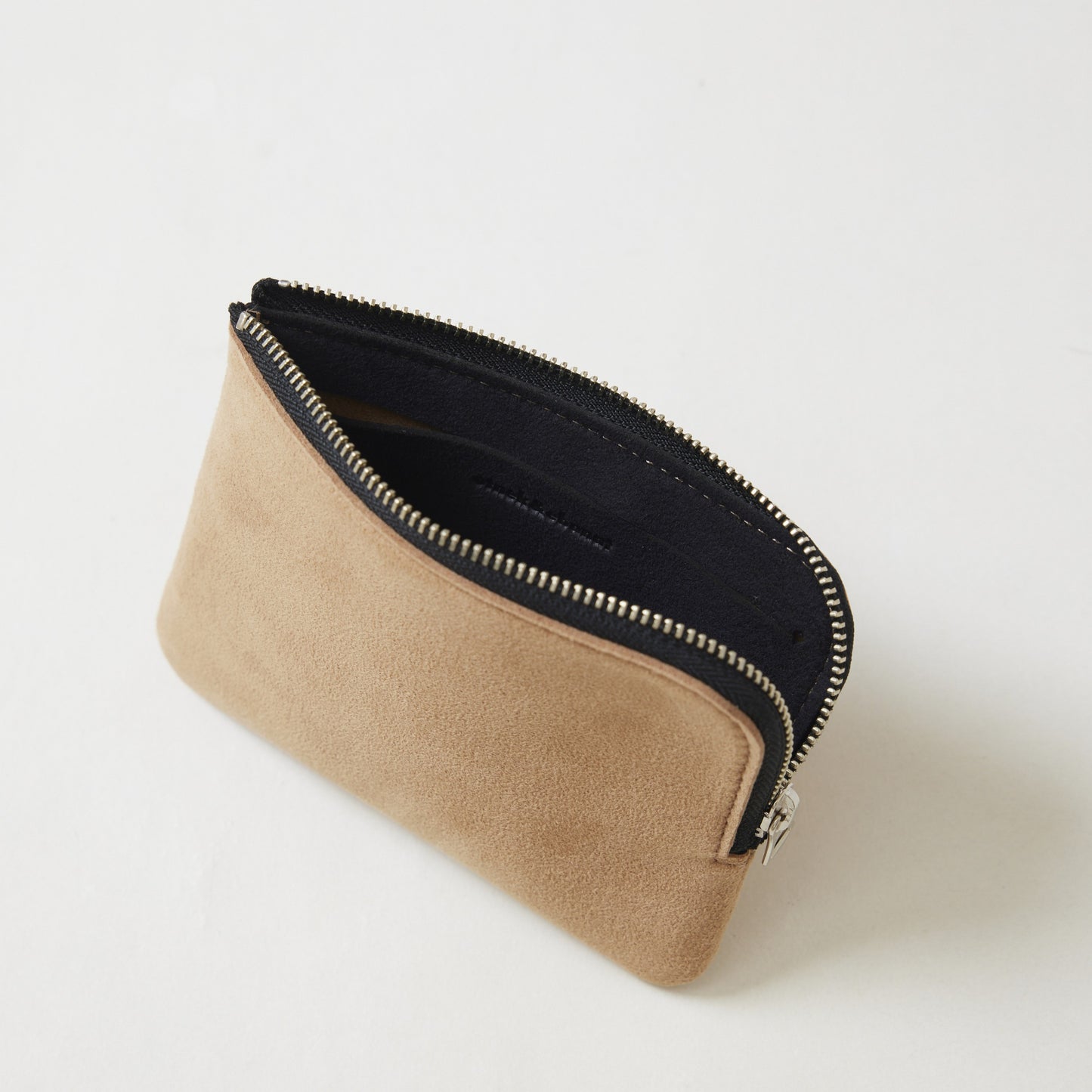 L-shaped zip pouch スモール camel