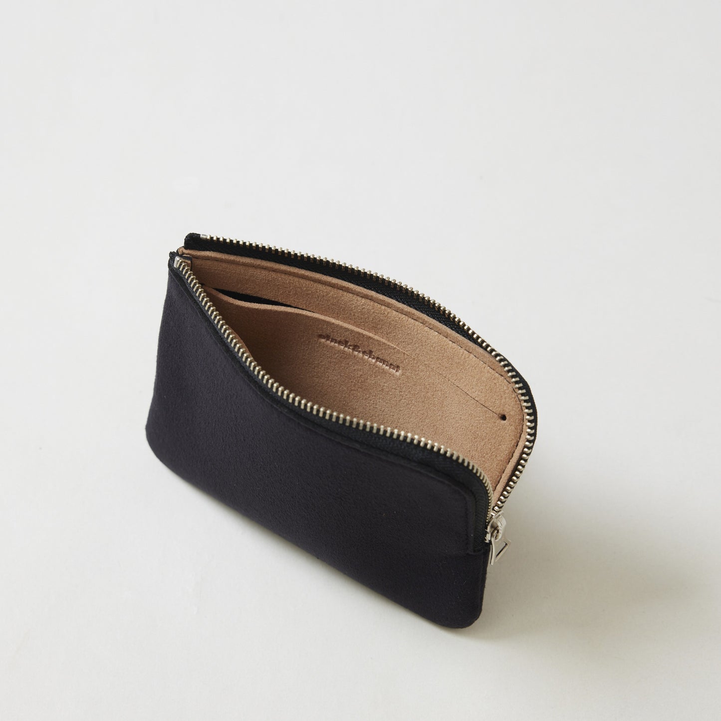 L-shaped zip pouch スモール Black
