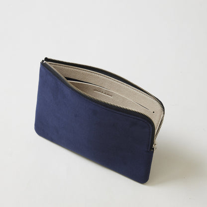 L-shaped zip pouch ミディアム navy