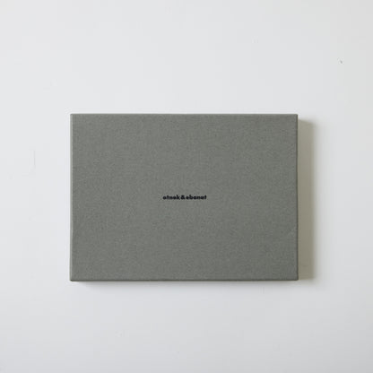 L-shaped zip pouch スモール Black