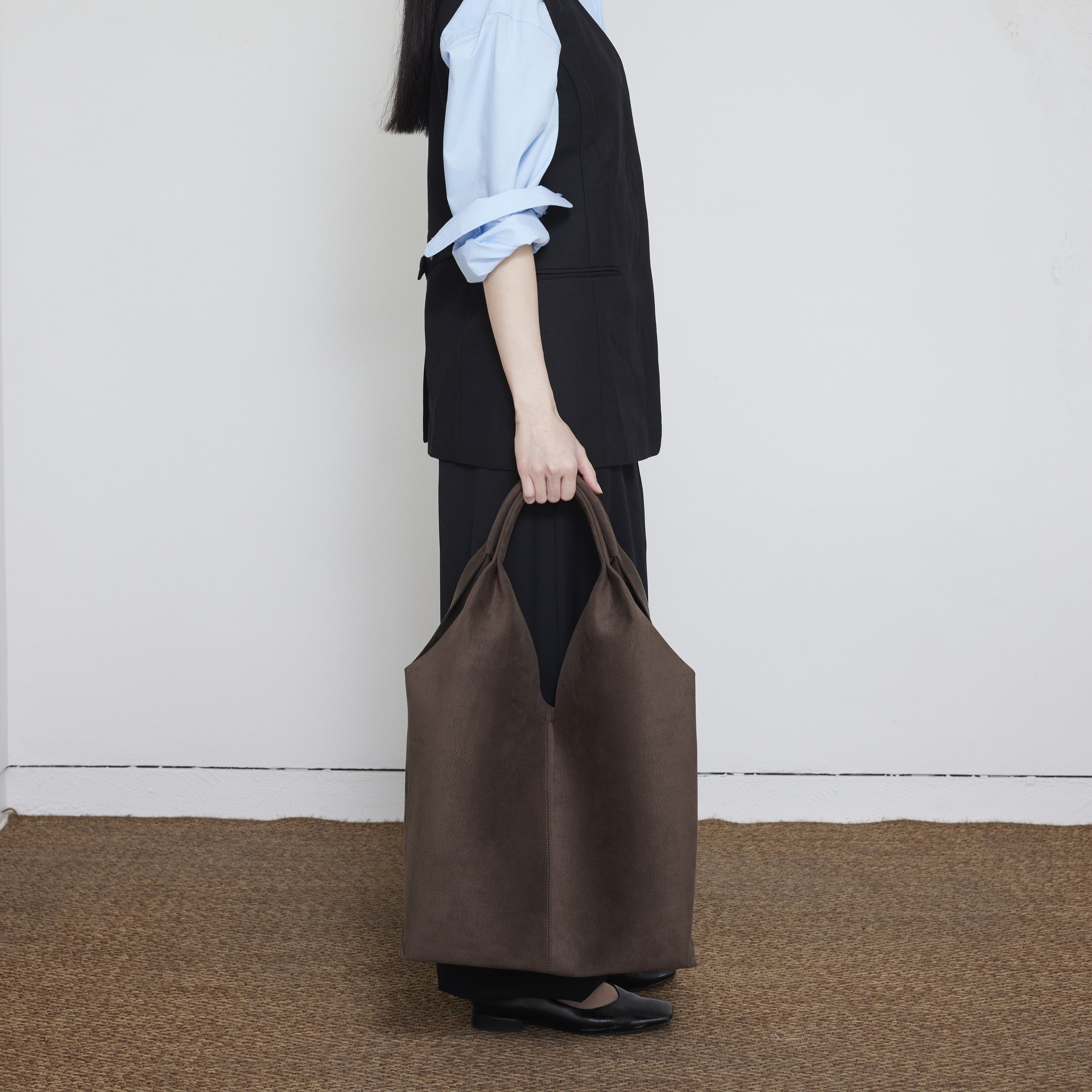 ANORA bottlebrown