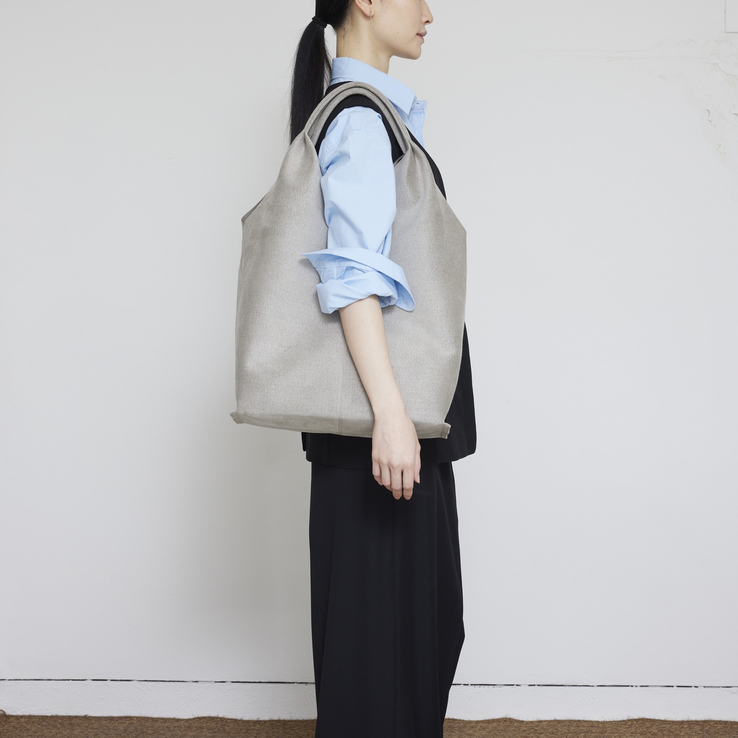 ANORA mixgray