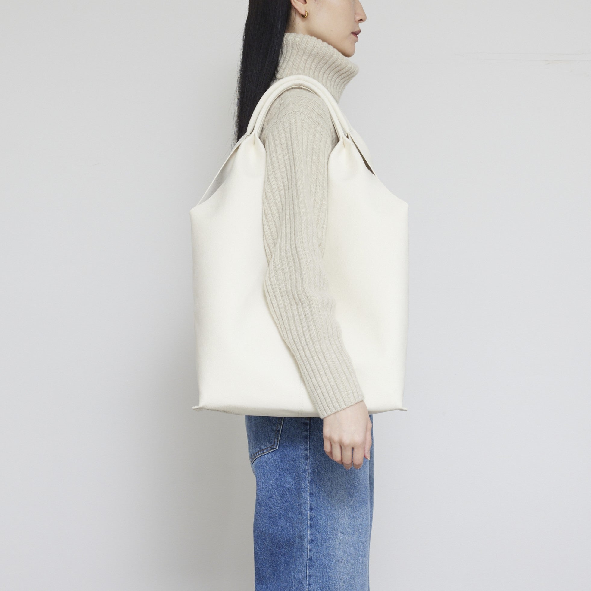 ANORA off white