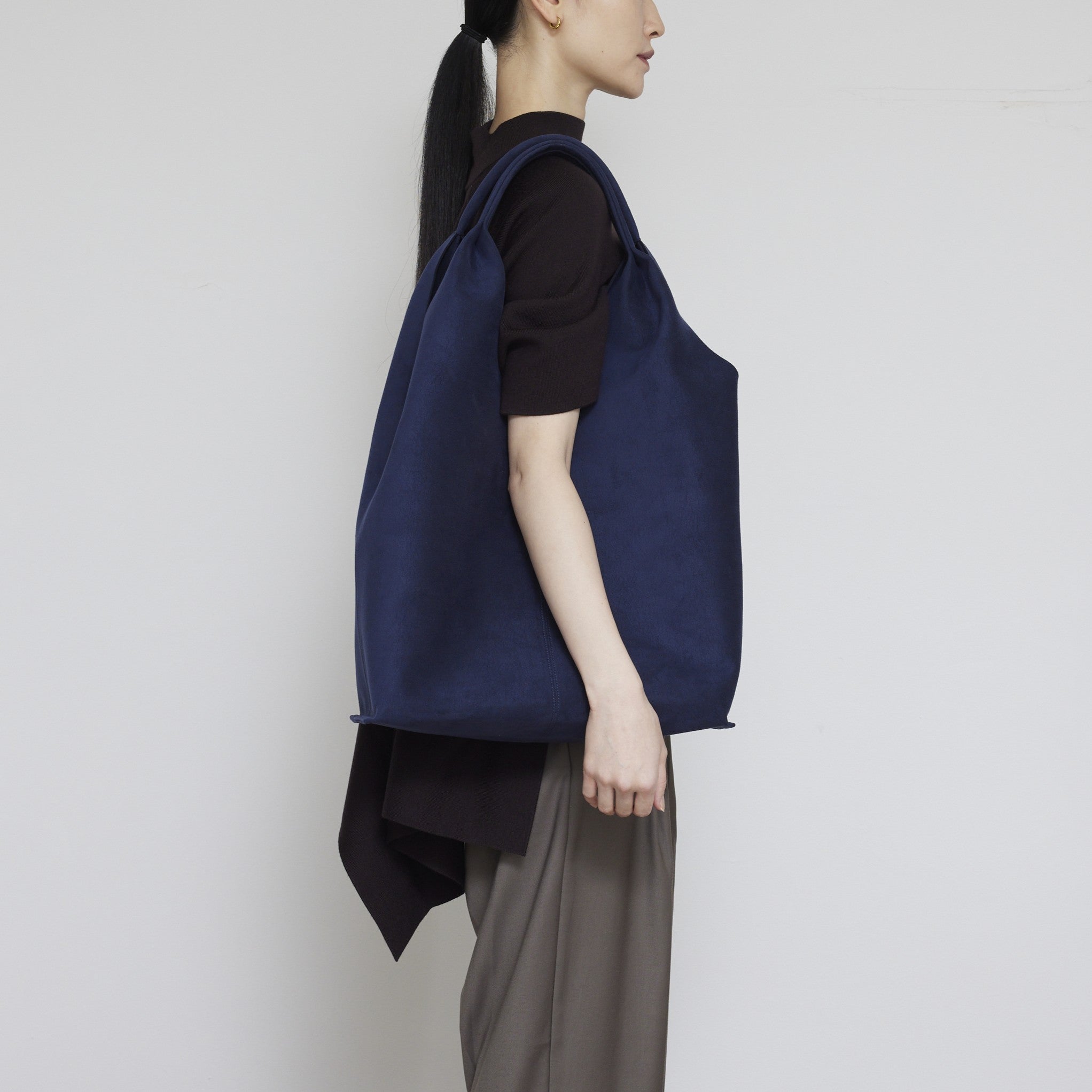 ANORA navy