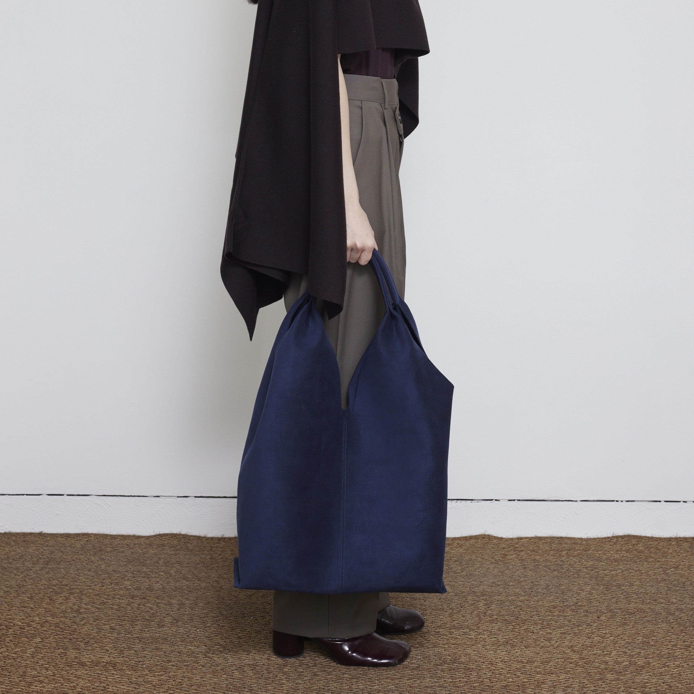 ANORA navy
