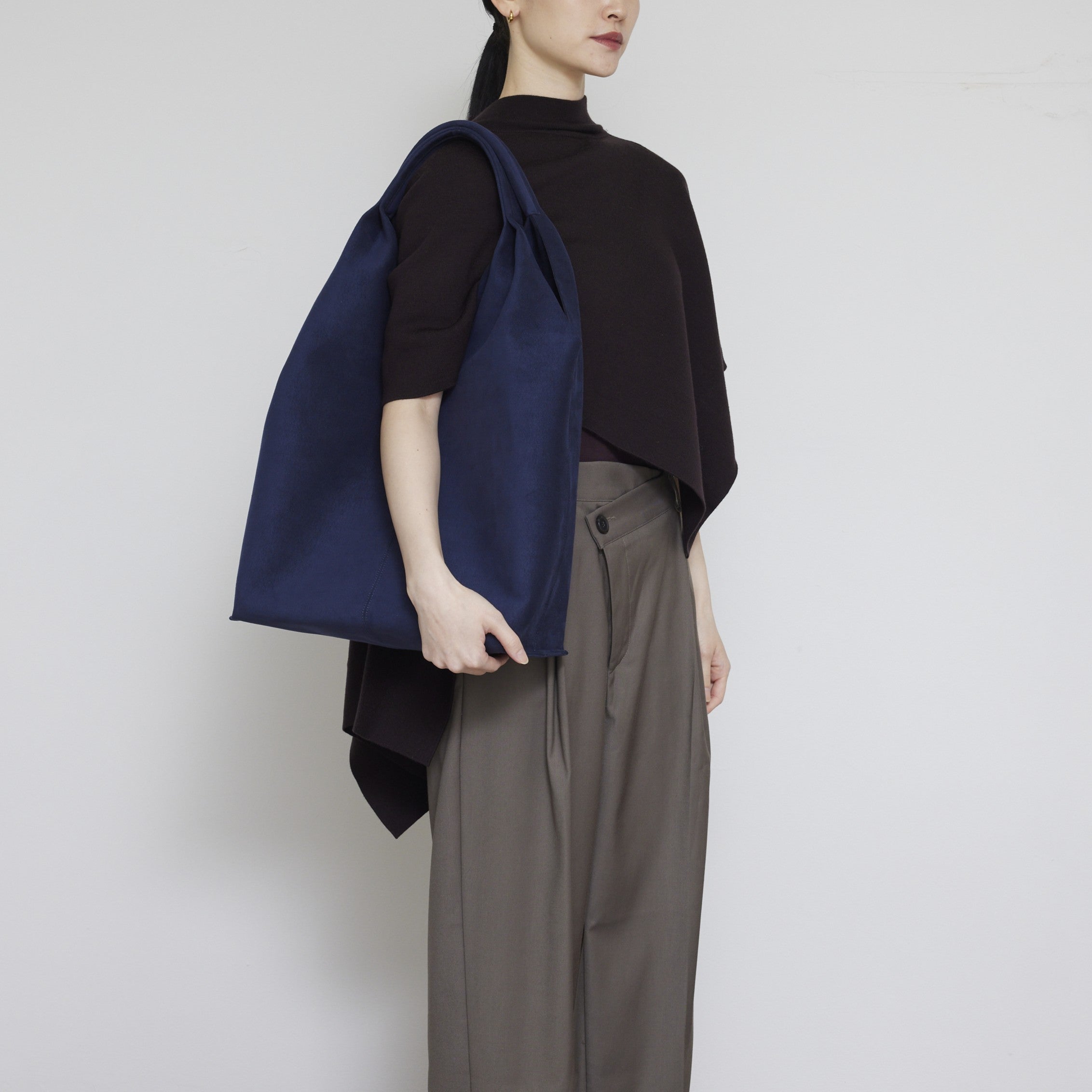 ANORA navy