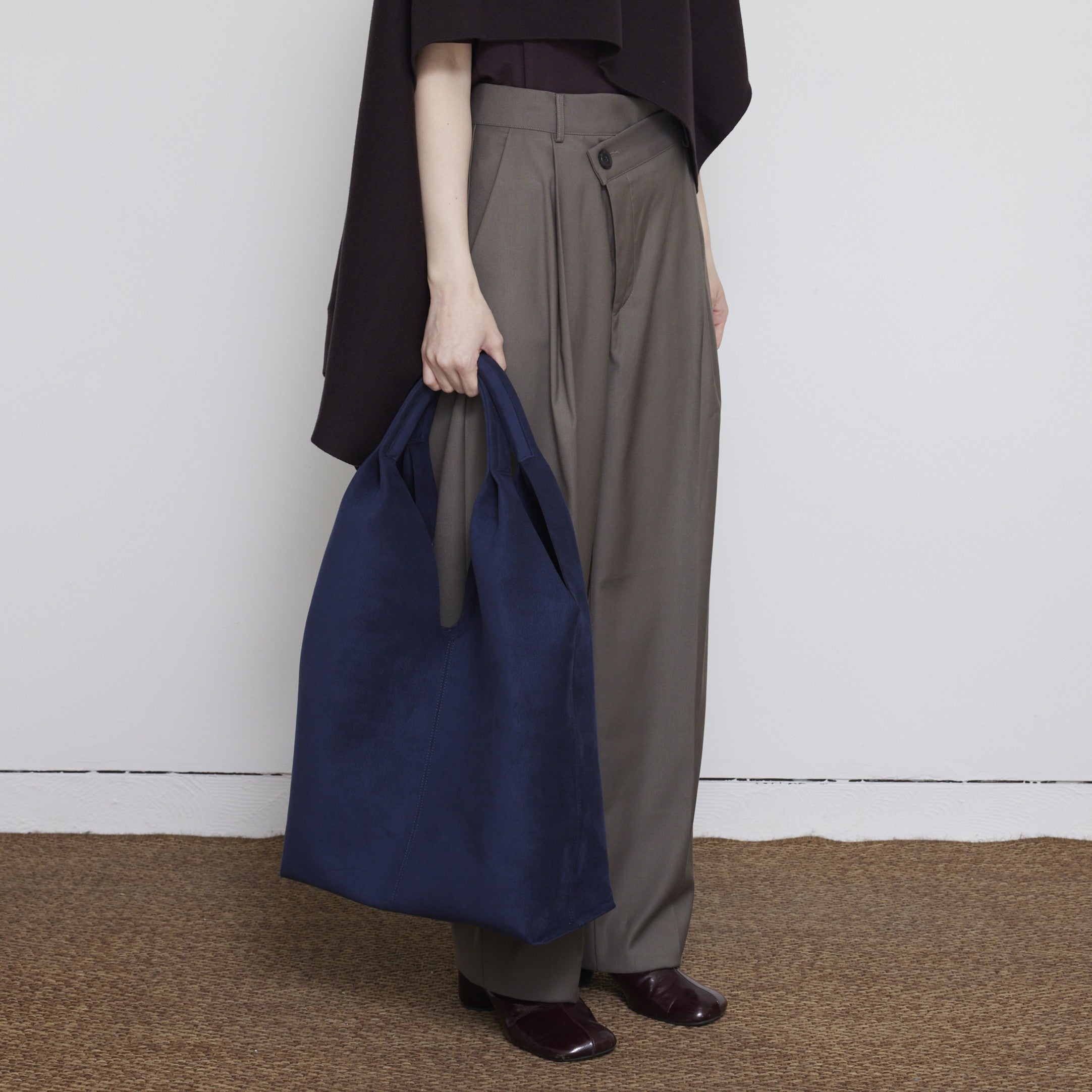 ANORA navy