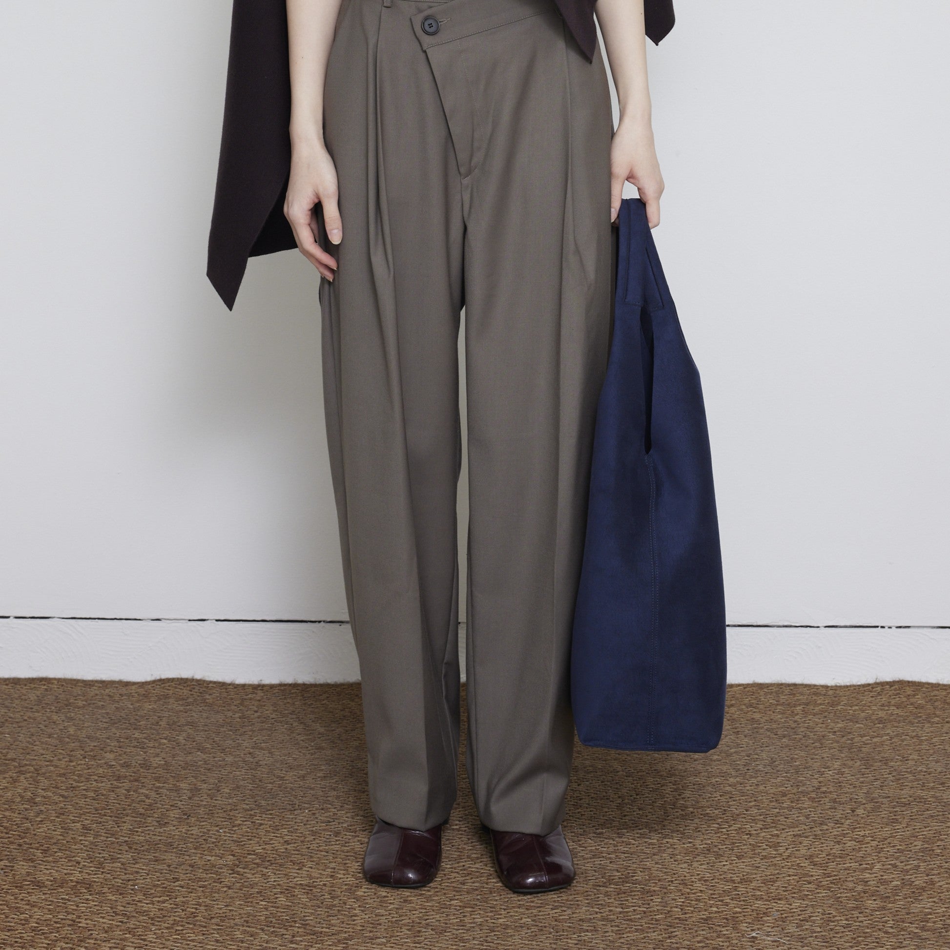 ANORA navy