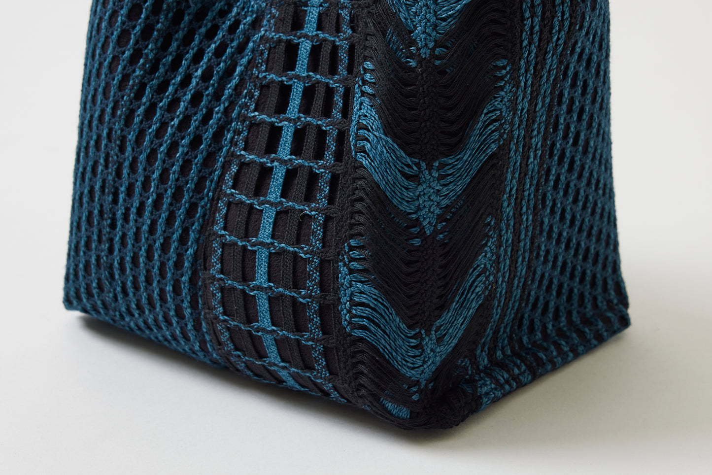 EBONY Collaboration ANNIE -Mix Lace- black × blue