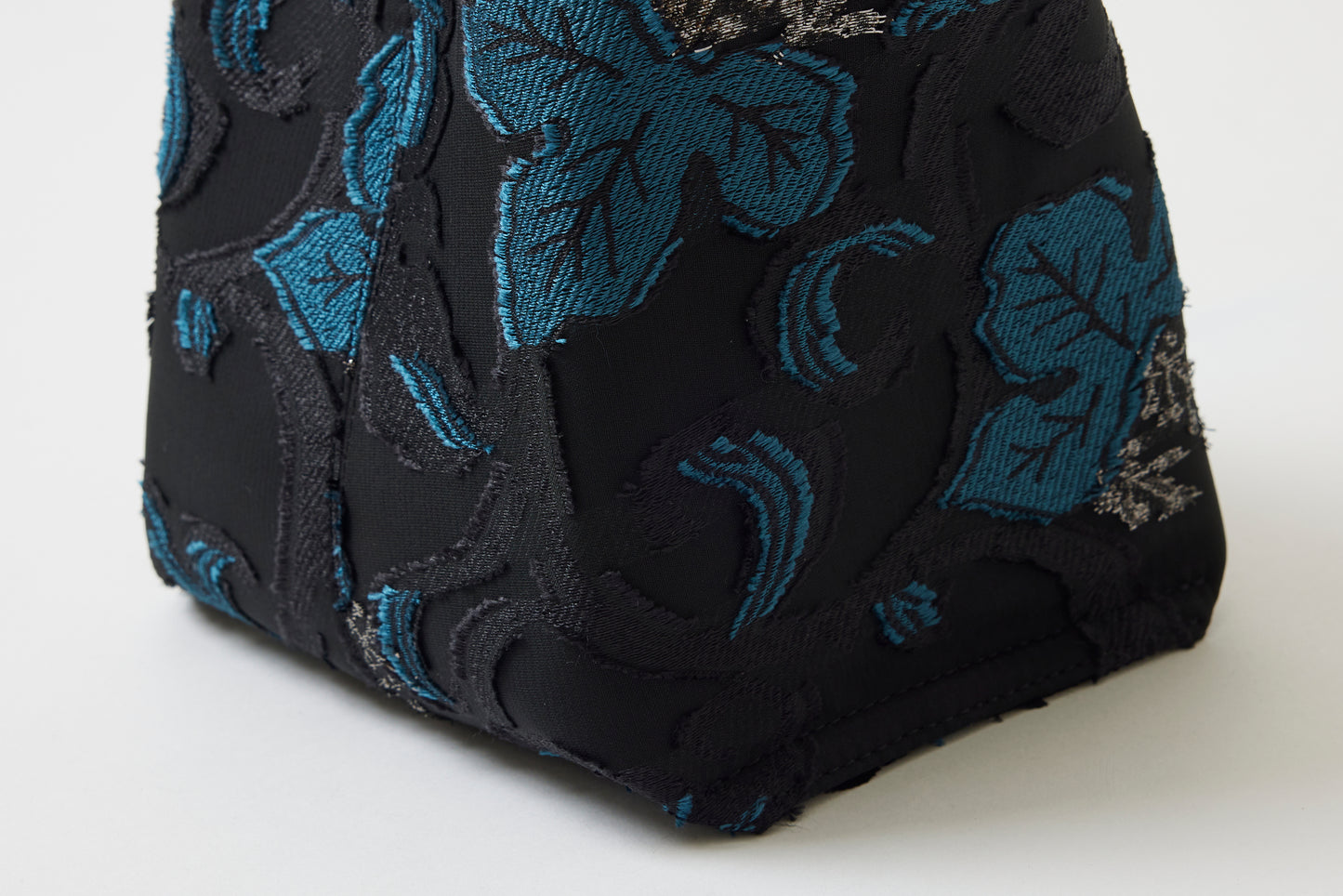 EBONY Collaboration ANNIE -Flower Cut Jacquard- black × blue