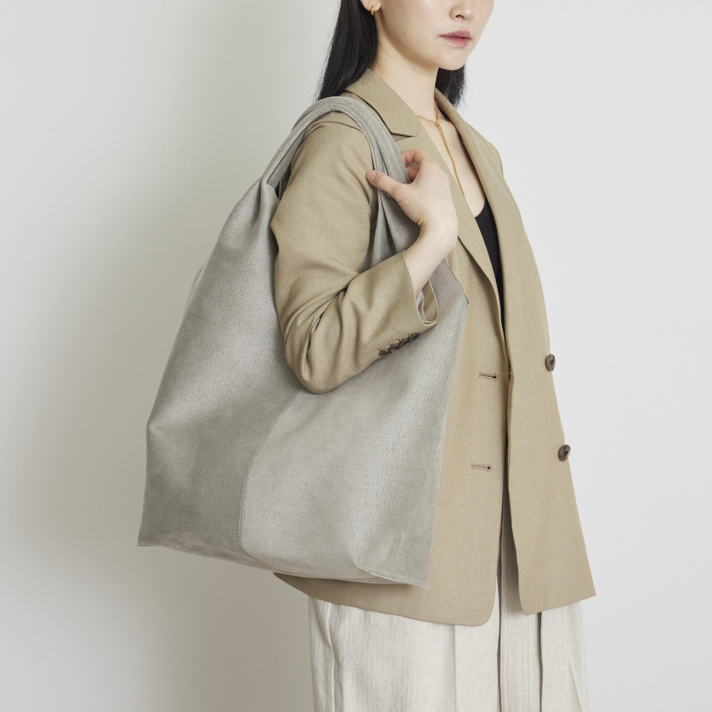 ANORA mixgray