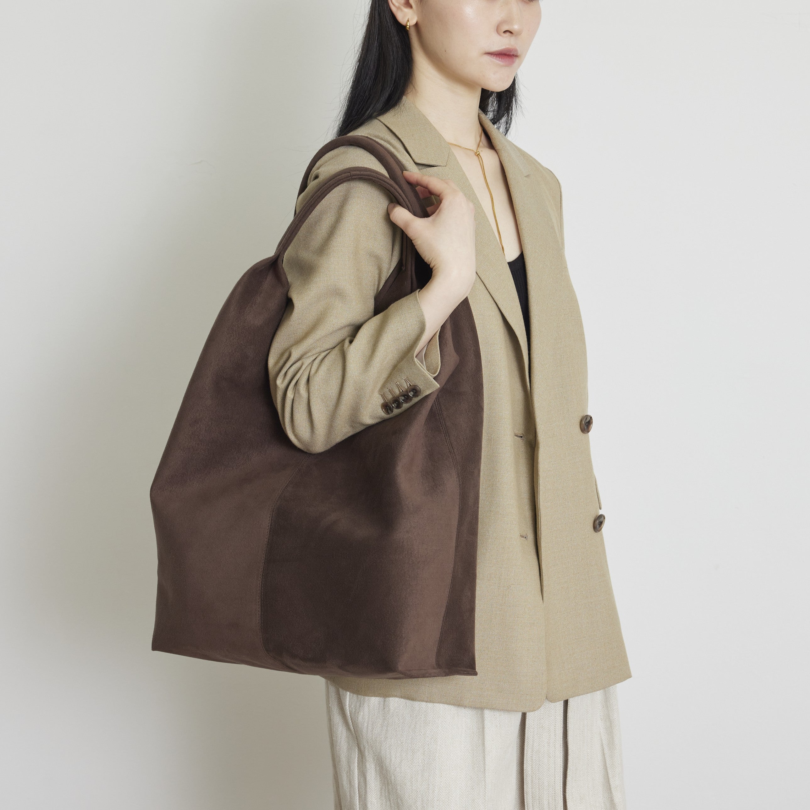 ANORA bottlebrown