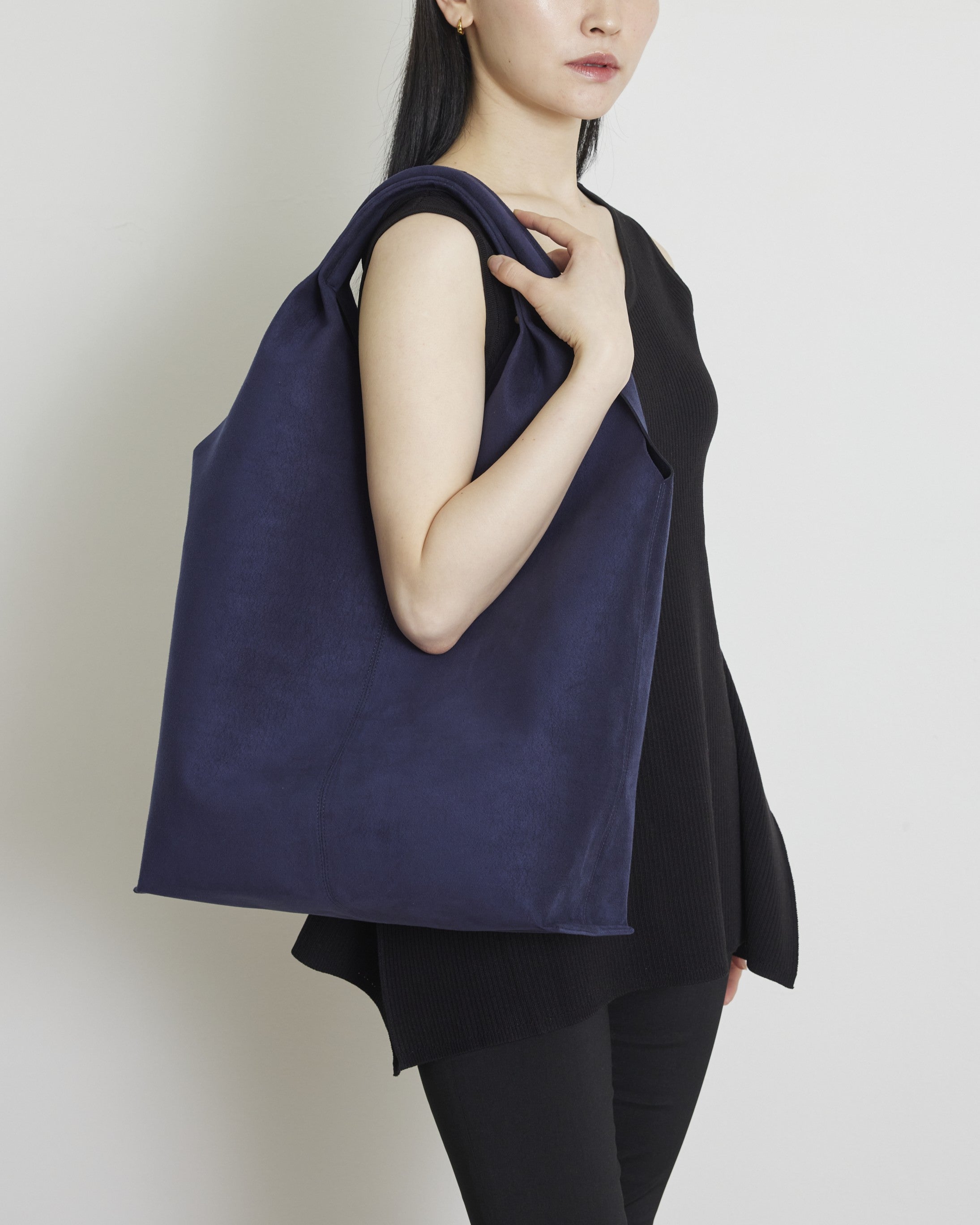 ANORA navy