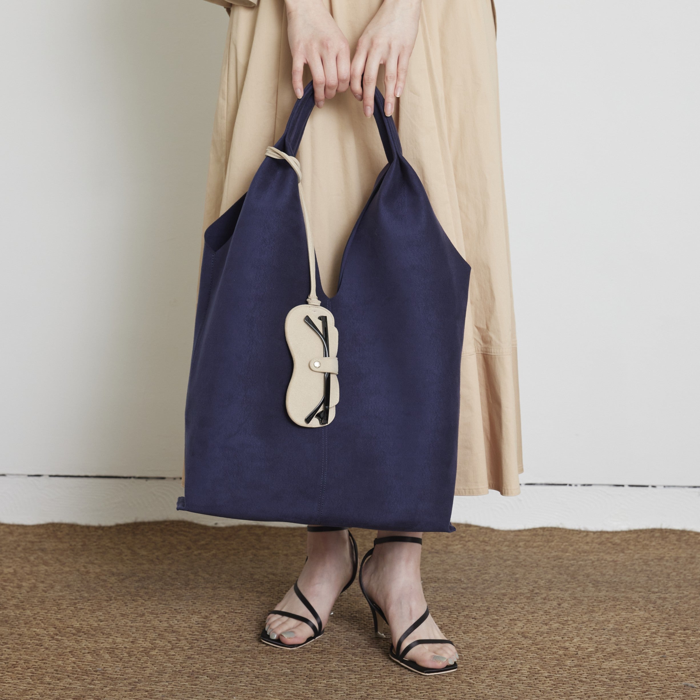 ANORA navy