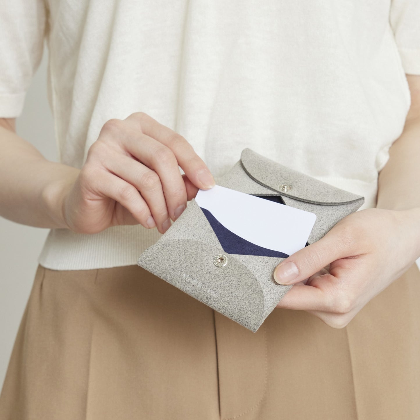 Card case off white