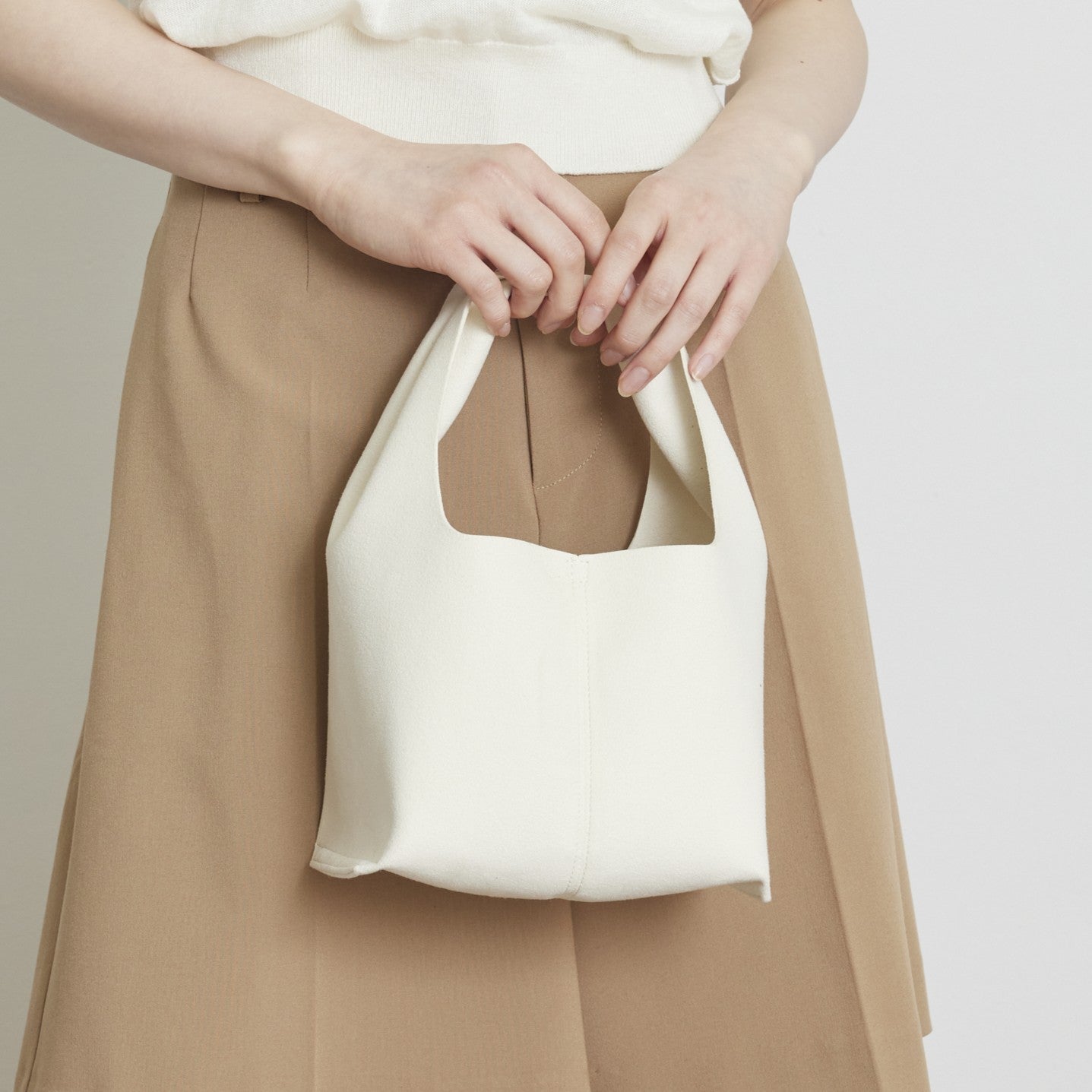 ANNIE off white