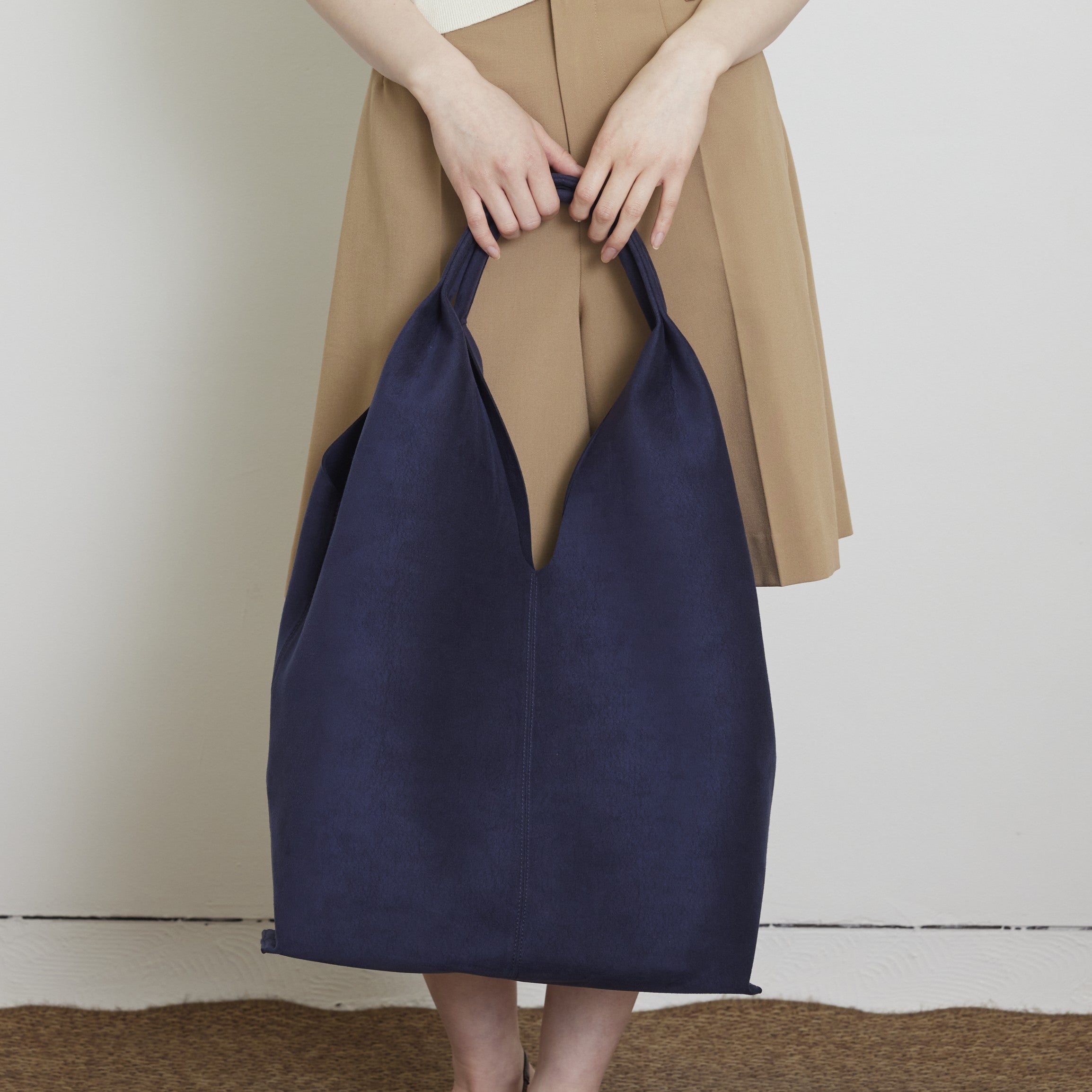 ANORA navy