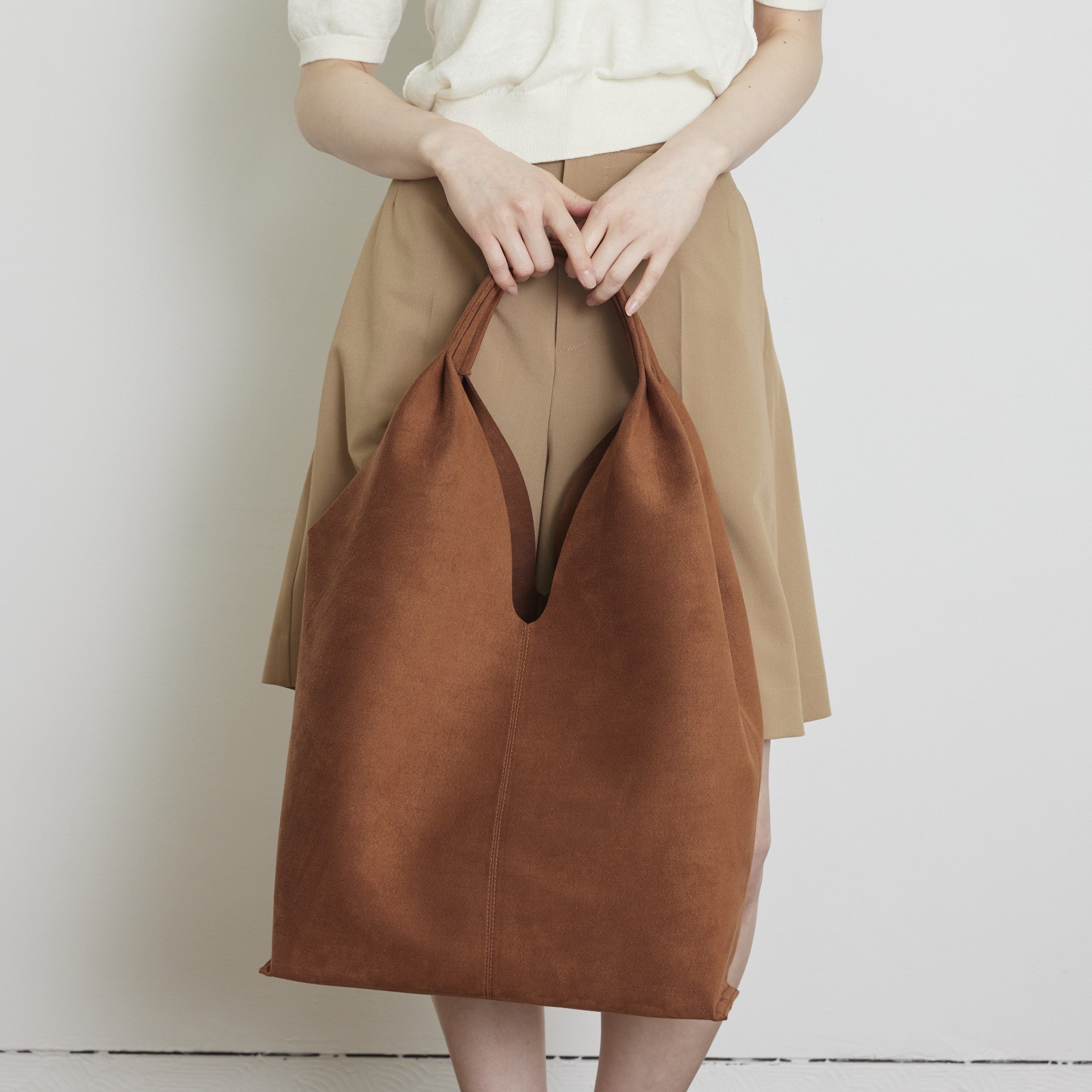 ANORA almond