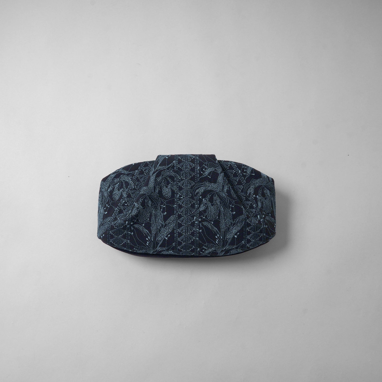 SUNA スモール Flower Embroidery black × blue