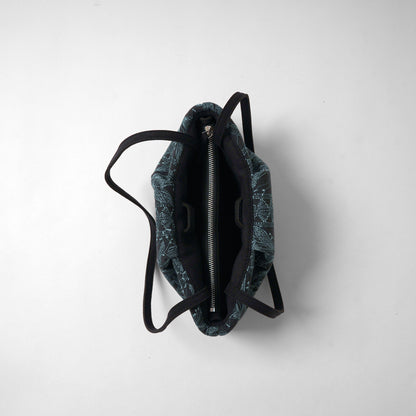 SUNA スモール Flower Embroidery black × blue