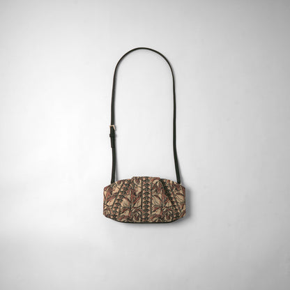 SUNA small Flower Embroidery camel × black