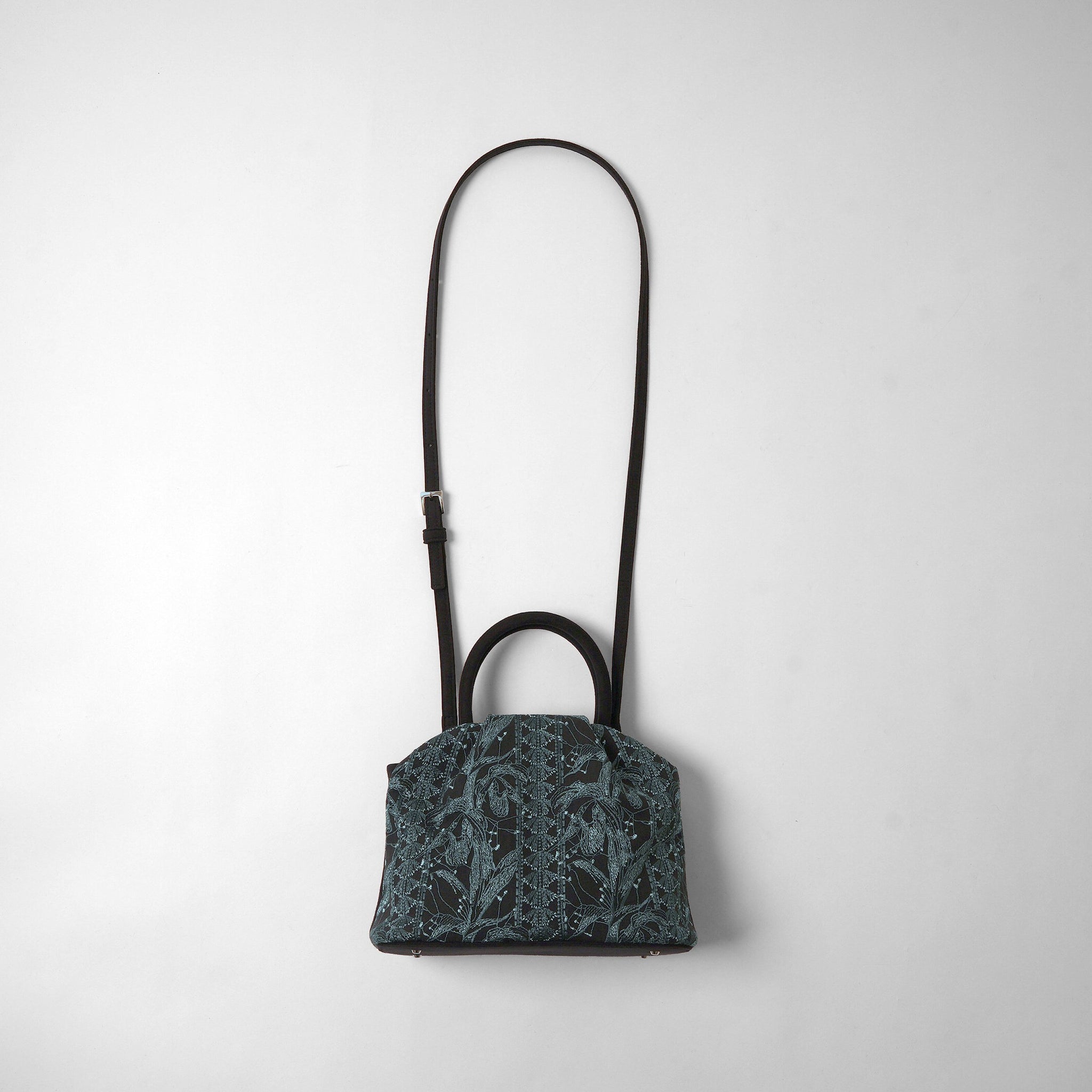 GOULT スモール Flower Embroidery black × blue