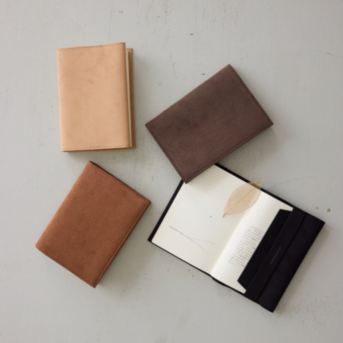 BOOK COVER 新書 black