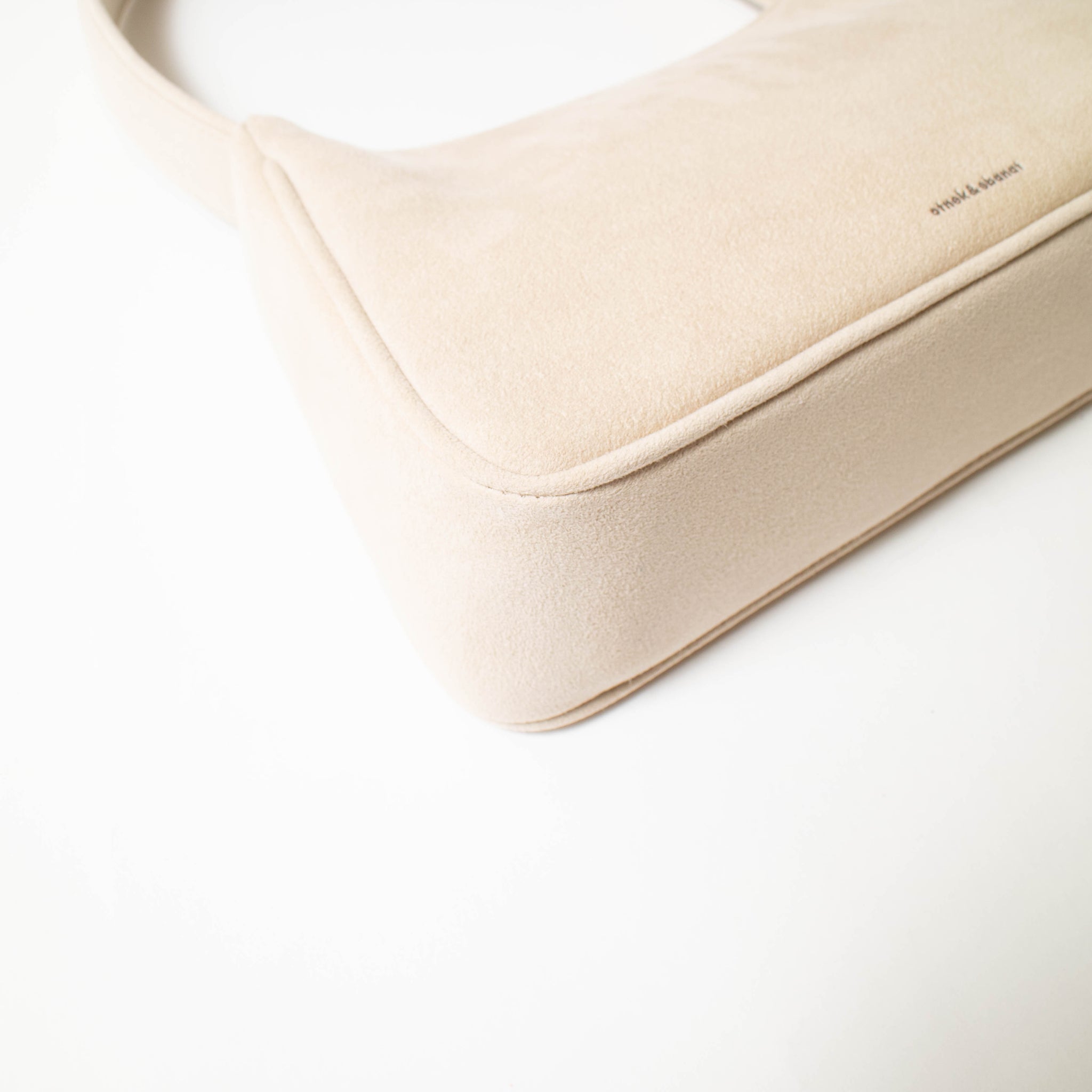 - LANA スモール Beige